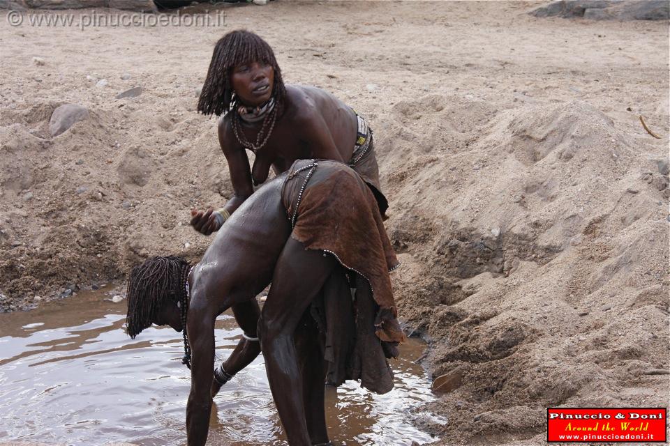 Ethiopia - 807 - per bere e lavarsi.jpg